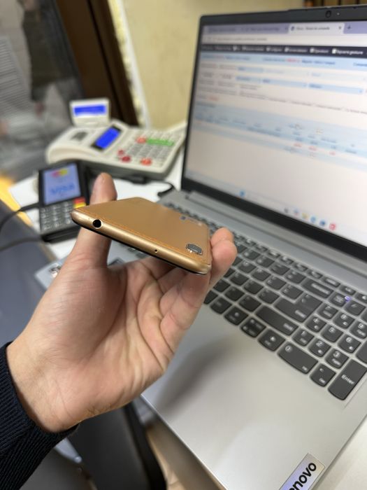 Telefon huawei  aproape nou