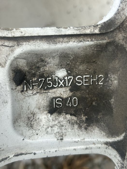 Шина с диском на 17