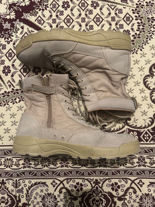 Продается ботинок