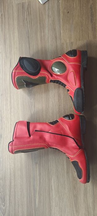 Мотоциклетни ботуши Dainese 37 и протектори Alpinestars