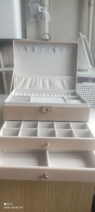 Продам шкатулку б/у