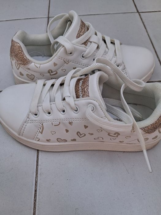 Продавам детски обувки