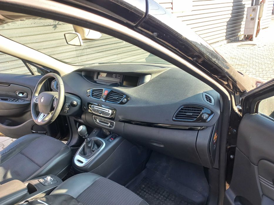 RENAULT Scenic 2011 — imagine 3