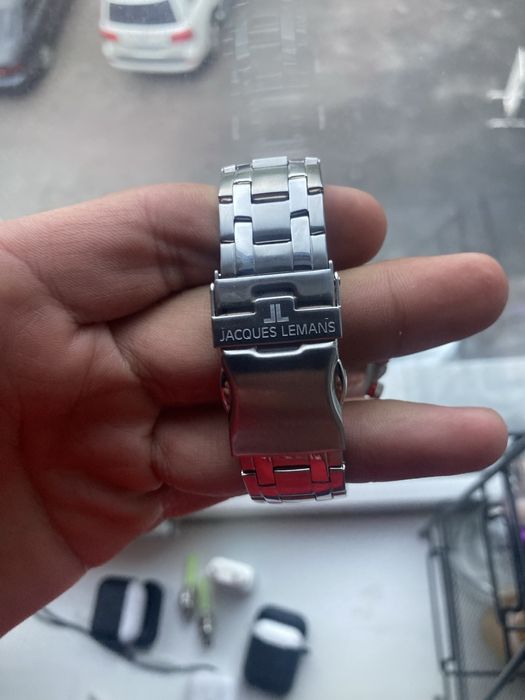 часы сатылад40 000 тенге