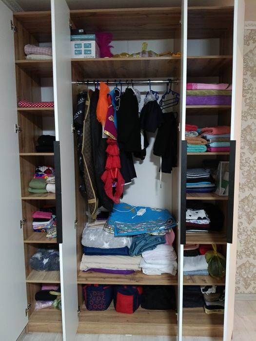 Продаю шкаф нормально состояние