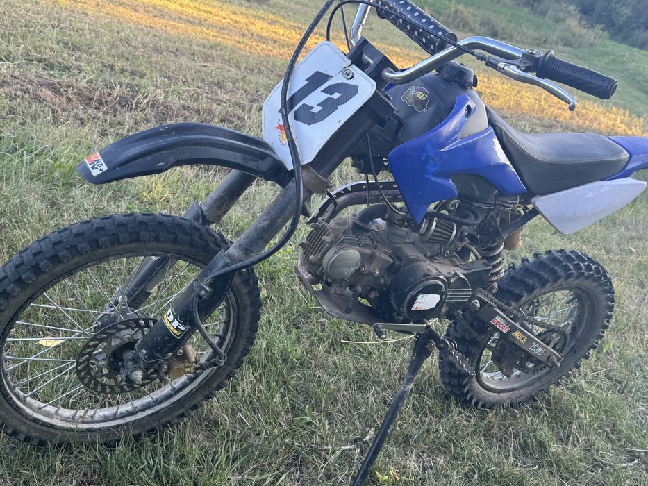 Vând cross uregent