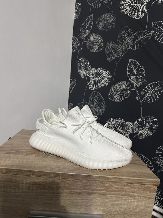 Yeezy 350 V2 Triple White