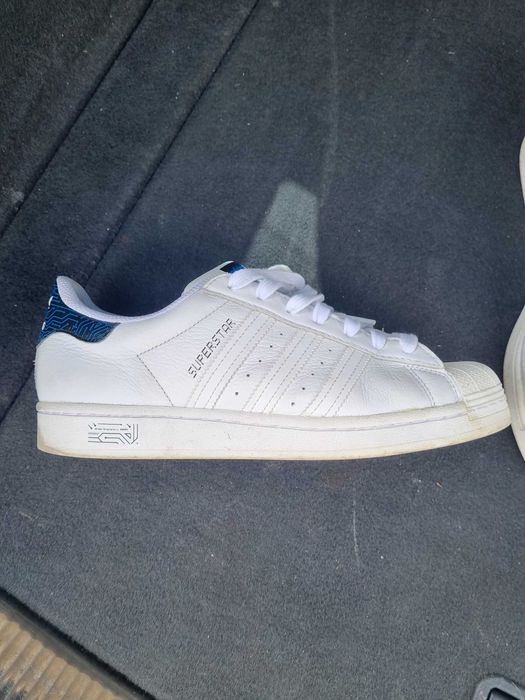 Маратонки адидас