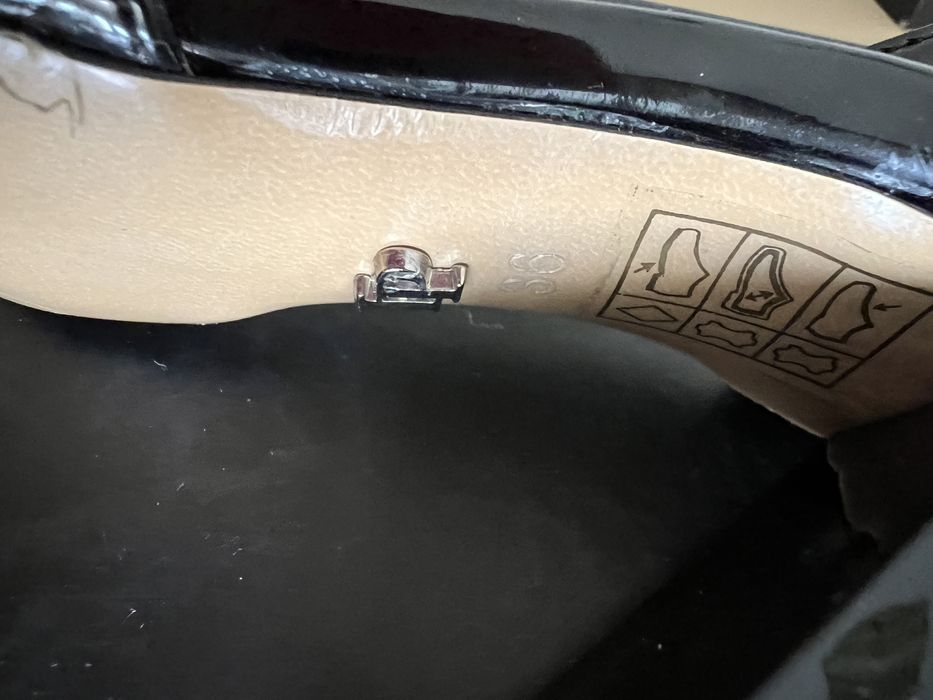 Vand sandale negre noi Il Passo