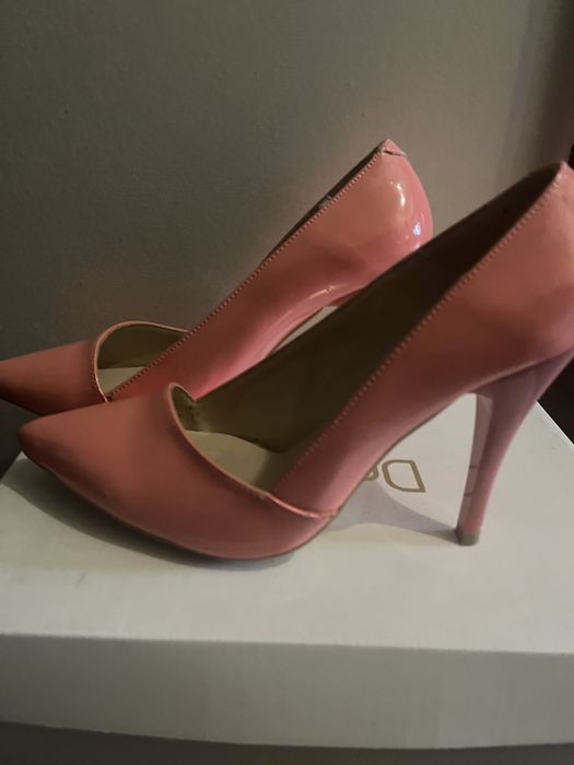 Дамски обувки на ток