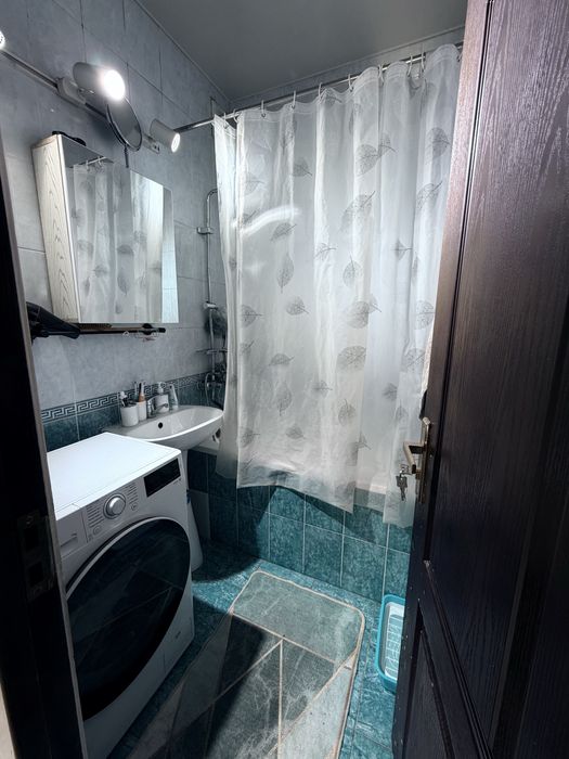 Чиланзар 7 квартал !!!3х комнтная квартира переделанна в 4х комнатнаю.