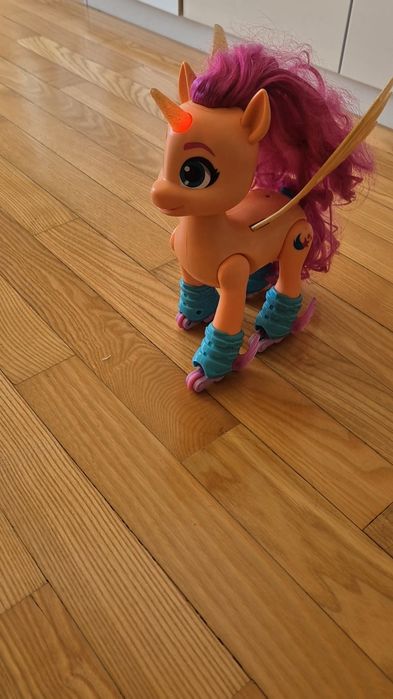 Figurina muzicala sing n skate Sunny, My Little Pony