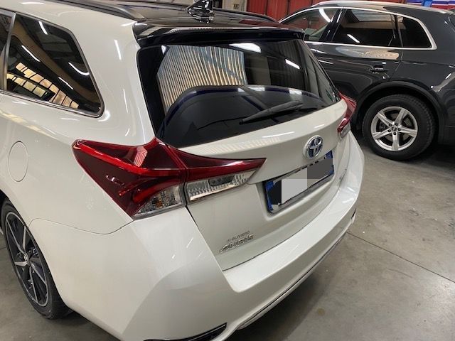 Toyota Auris 1.8 Hibrid