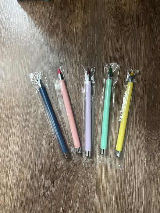 Нови безкрайни моливи