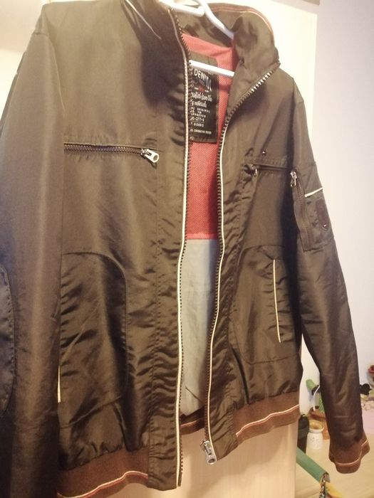 Geaca Tommy Hilfiger unisex ,geaca este originala, mărimea XL