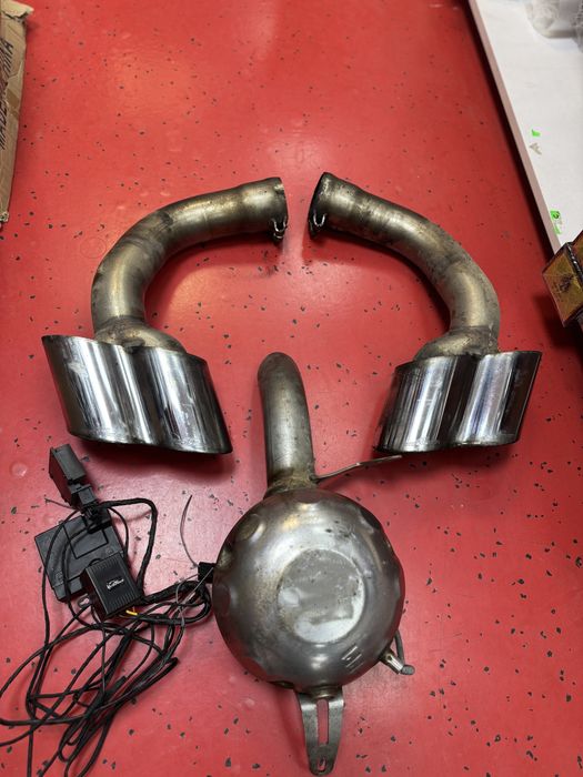 Vând kit boxe evacuare cu tipsuri (schnitzer)