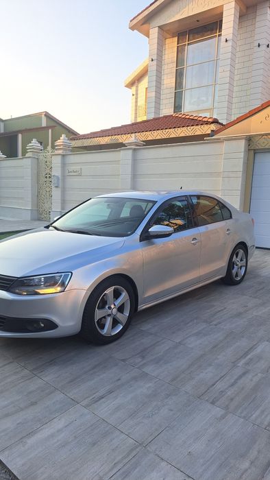 Vand Vw Jetta An 2012