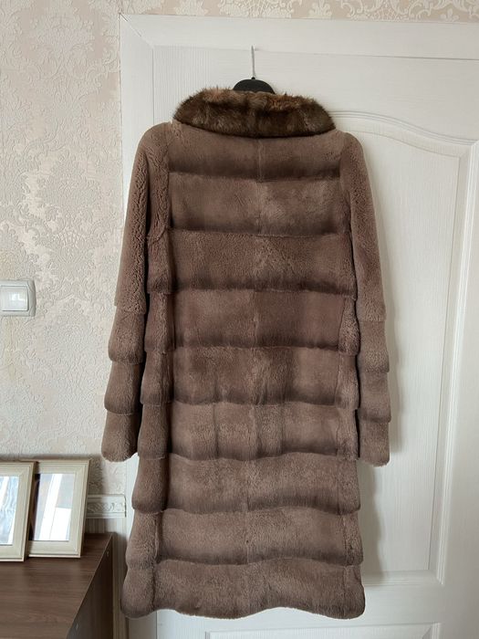 Шуба 42 р (бобрик)