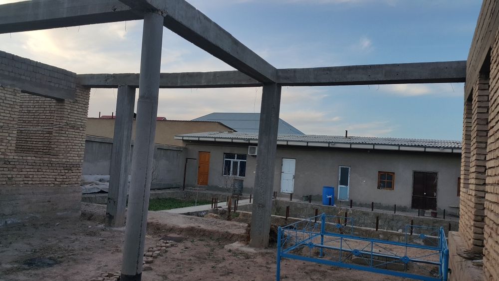 Курилиши тугалланмаган Ховли.. сотилади.