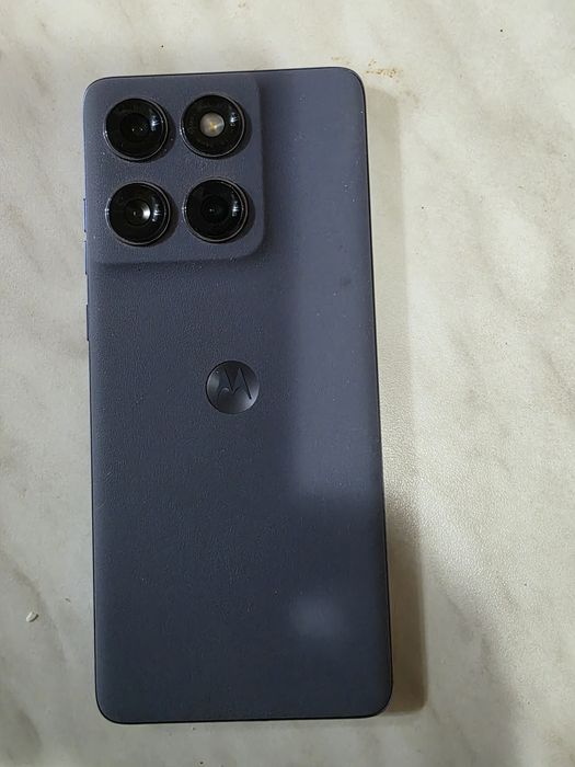 Vând Motorola edge 60 fusion