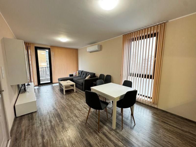 Двустаен апартамент в ж.к. Гео Милев