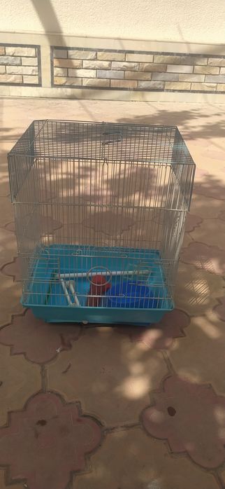 Qush qafasi sotiladi