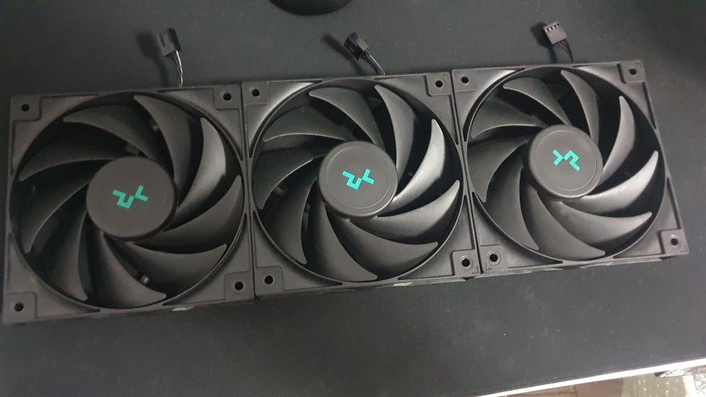 Set 3 Ventilatoare DeepCool FK120+ Arctic