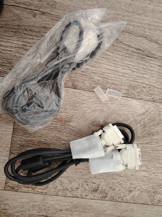 Новый кабел DVI       ..