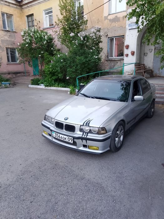 Бмв е 36           в хорошем состояний
