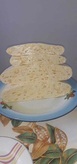 продаем домашнюю брынзу в Алматы