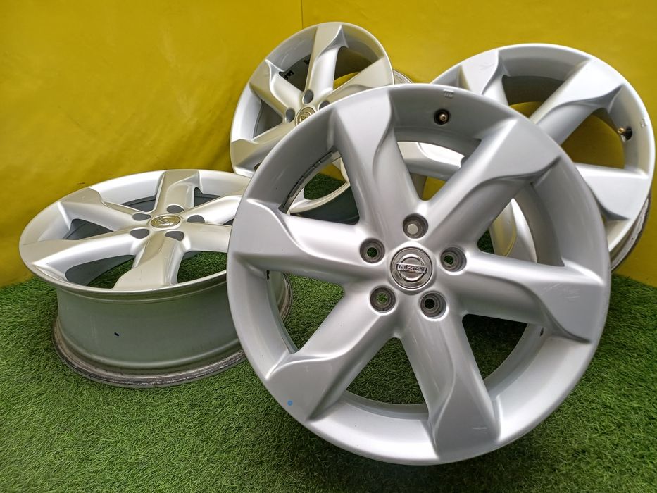 Диски R18 5x114.3 на Nissan и другие.