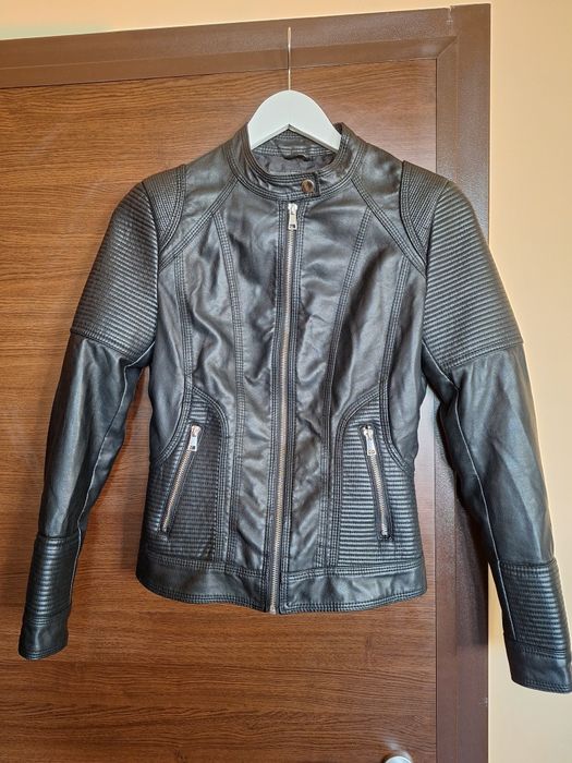 Дамско кожено яке размер S