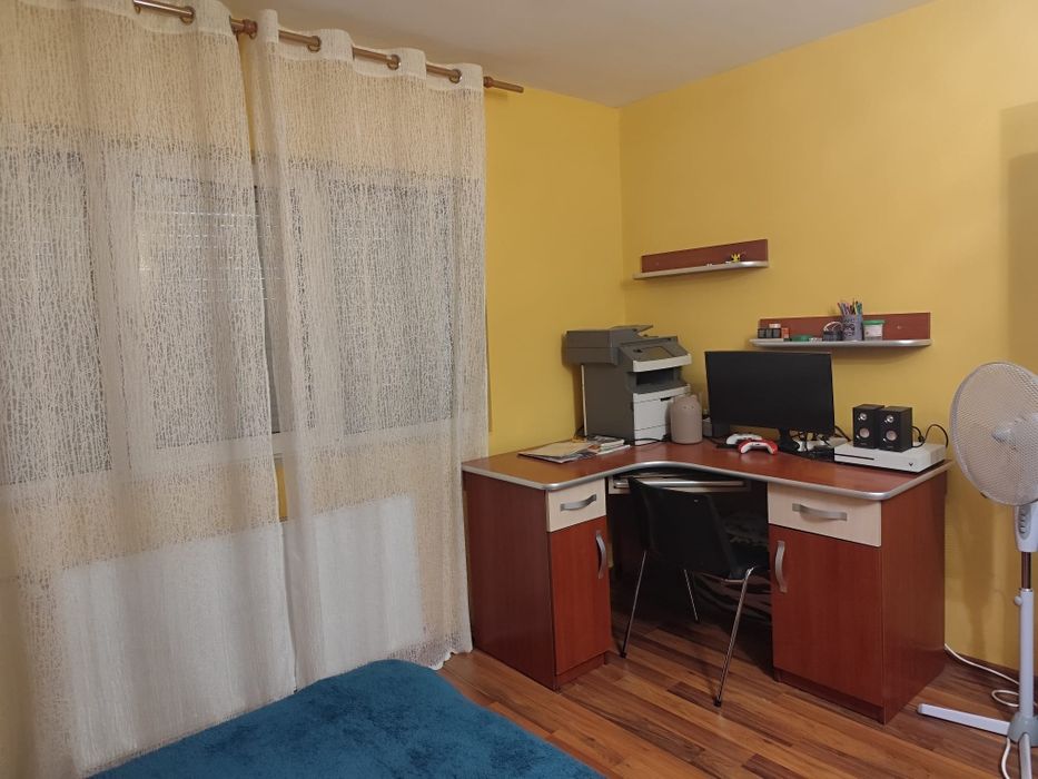 Inchiriez ap. 2 cam la parter, spatios, mobilat,utilat,parcul Magnolia