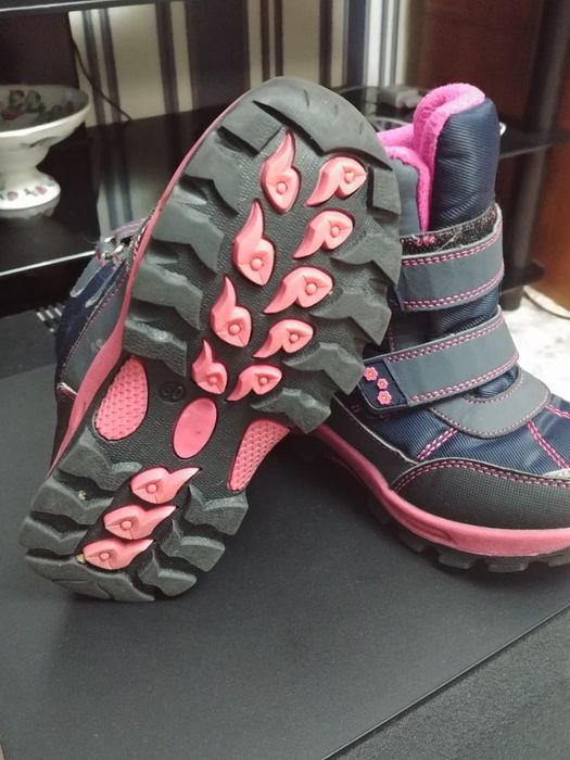 Продаю зимние ботинки на девочку