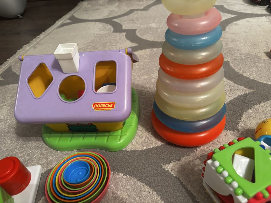 Продам развивающие игрушки