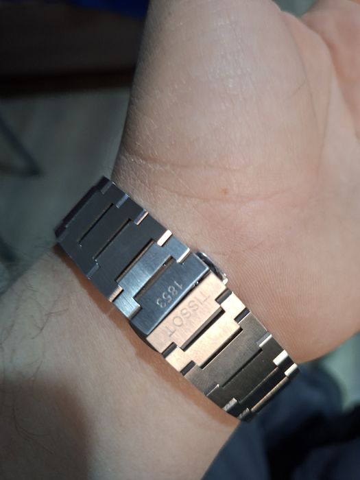 Продам часы TISSOT