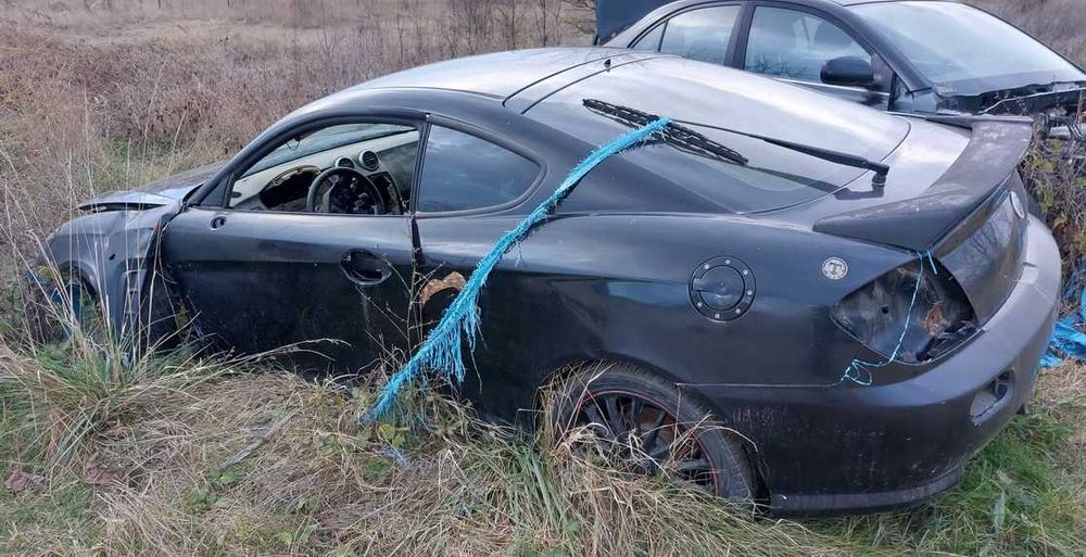 Dezmembrez HYUNDAI COUPE 2 (GK) 1.6i (02.2004) + 2.0i (03.2002)