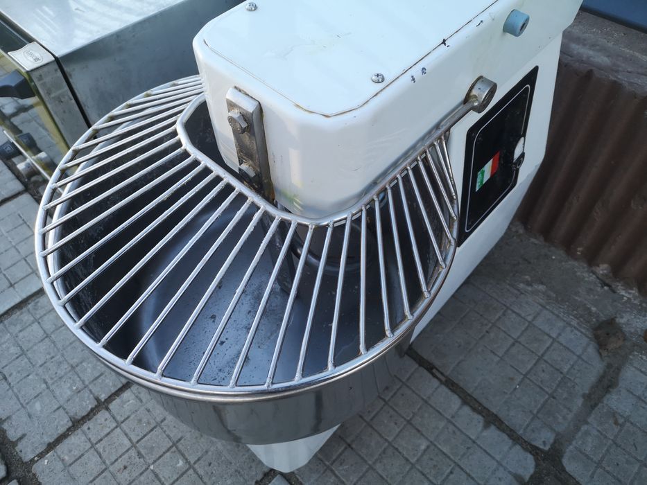 Професионална Машина за Тесто Пицария 50литра