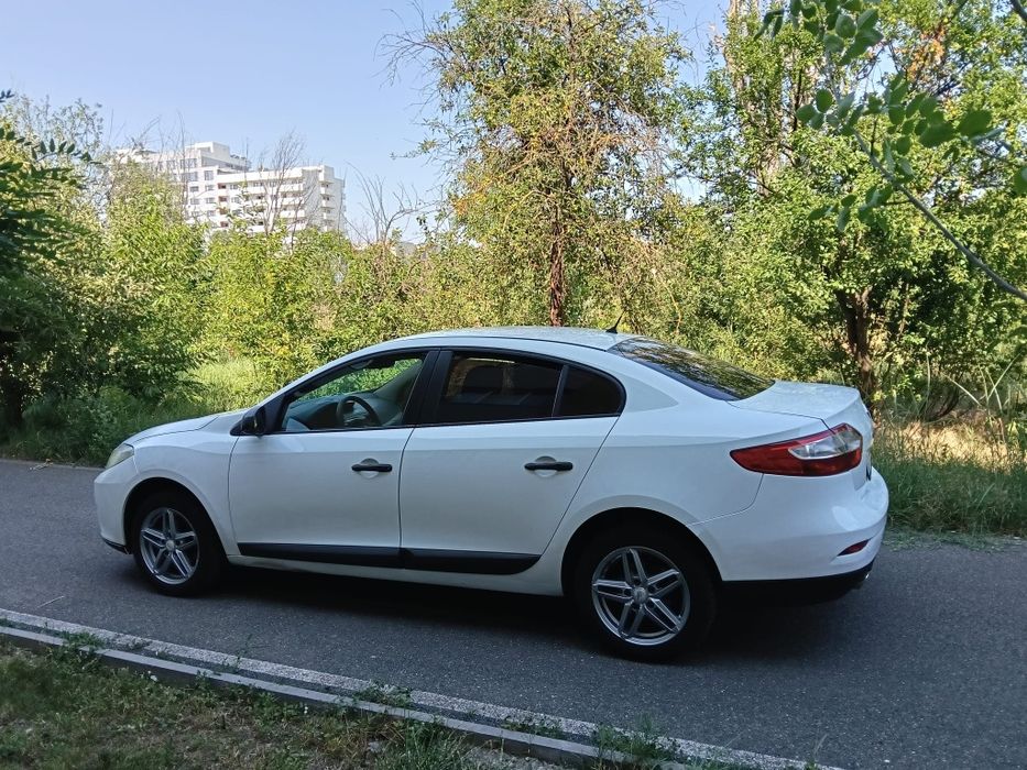 RENAULT Fluence 2011 — imagine 2