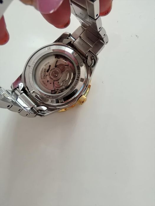 Продавам часовник Seiko