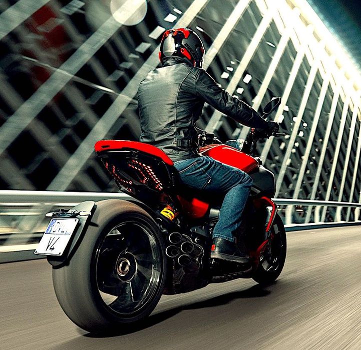 Motocicleta power cruiser Ducati Diavel v4 Garantie 2027 + Extra bonus