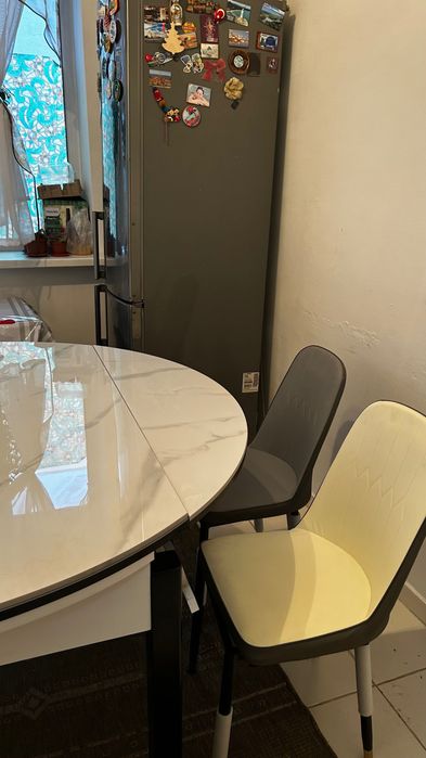 Стол со 6 стулями