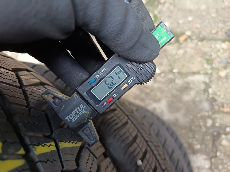 Anvelope MS iarna 225 55 17 hankook 5.5-6mm