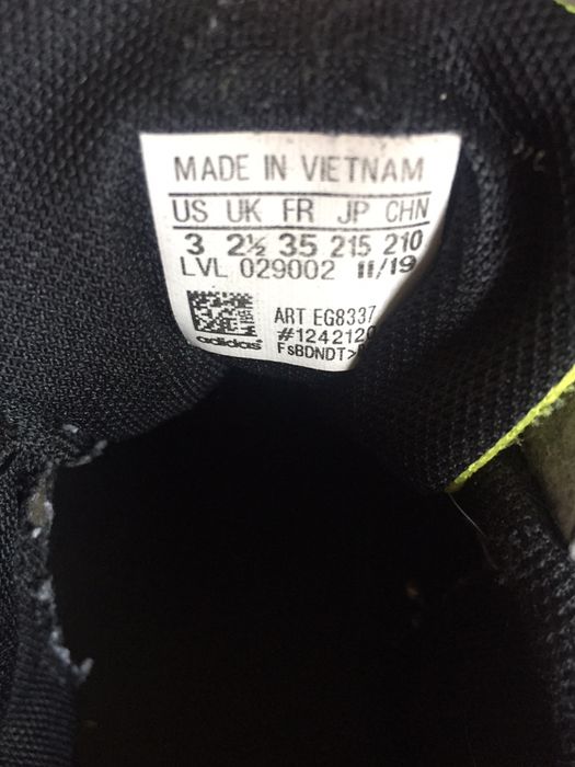 Детские кроссовки Adidas. Размер 35