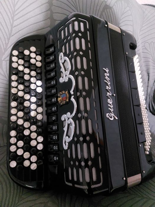 Баян Guerrini Италия