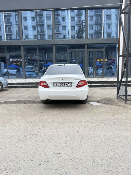 Moshina Sotiladi xolati zor haydashga tayyor hama iwi qilingan