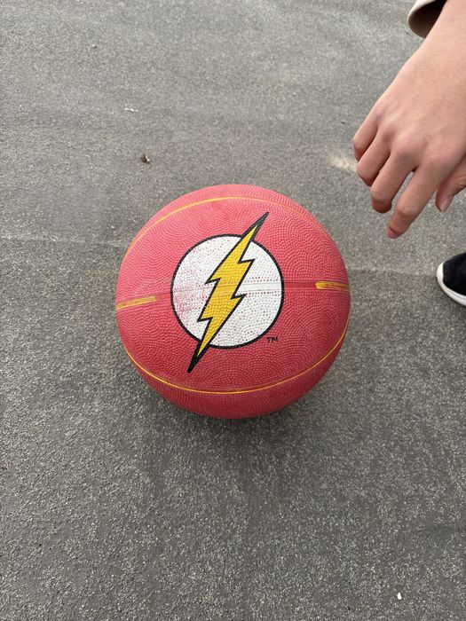 Баскетбольный мяч