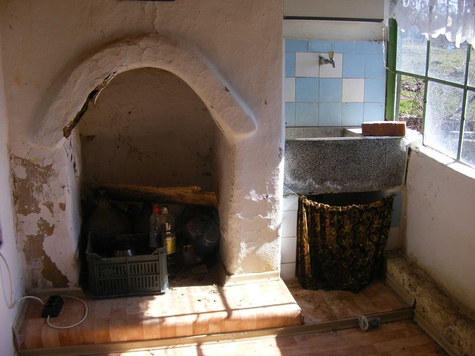 Продава се Къща в с. Вълчин, Област Бургас - 190 кв.м за 70 €/кв.м - Снимка #4