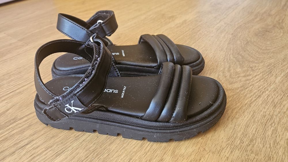 Сандали за момиче Calvin Klein и adidad