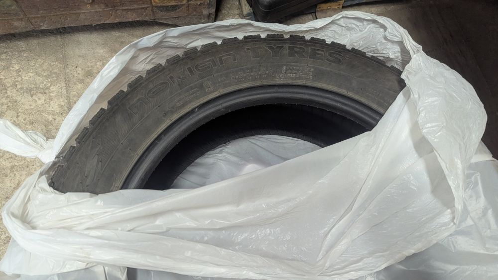 Шины Nokian Hakkapeliitta R2 4шт Б/У